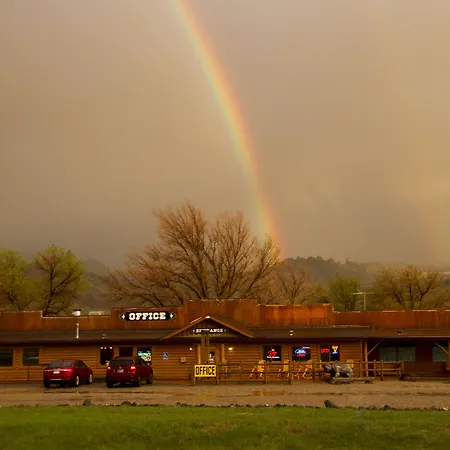 Yellowstone Valley Inn
